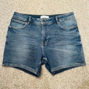 ASOS Men’s Skinny Blue Denim Shorts (Size 32W)